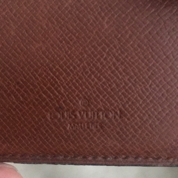 Mens Louis Vuitton wallet - Picture 3 of 4